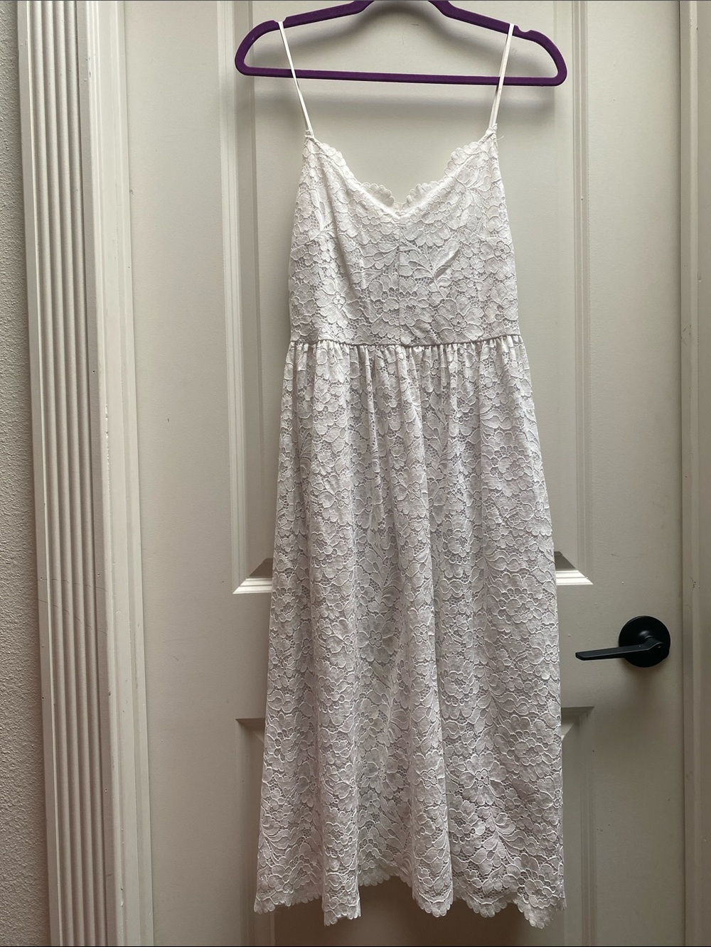 S Express White Lace Midi Dress with Scalloped Neckline and Adjustable Straps